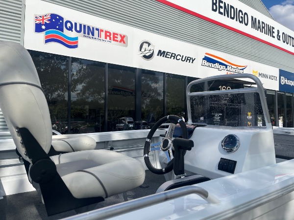 F440 HORNET TROPHY MERC 60HP.